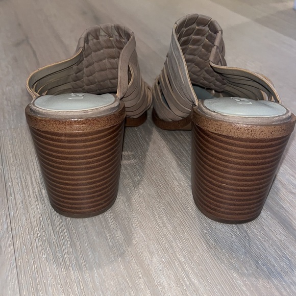 1. STATE size 7.5 Licha Mules Brown beige Woven Leather Slip On Block HEELS - Picture 3 of 8